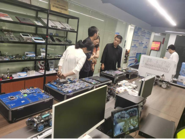 教育科技深度融合 信息工程學院赴廣州走訪交流與訪企拓崗實紀